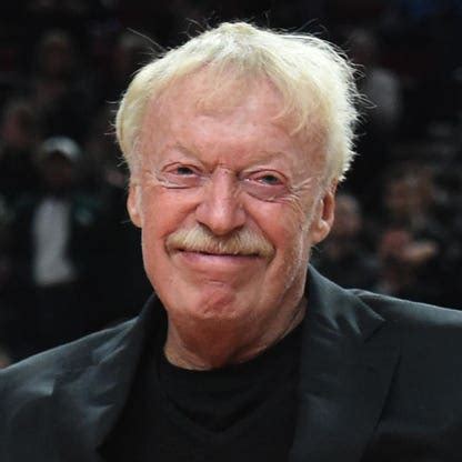 phil knight net worth 2022|Phil Knight & family .